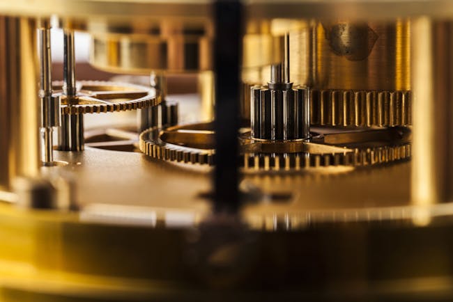 Manufacture vs. outsourced movements – a matter of faith